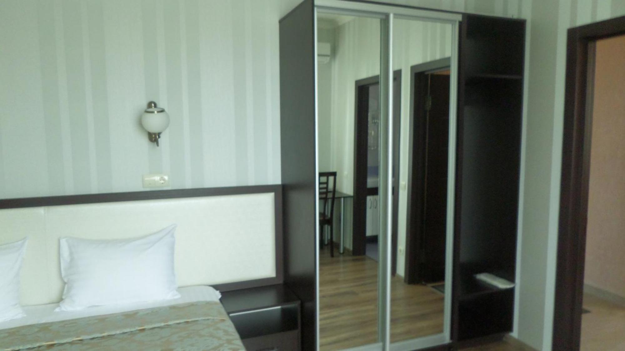Royal Hotel Kharkiv Værelse billede