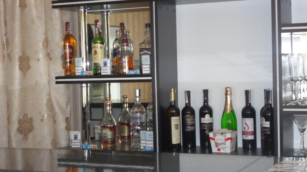 Royal Hotel Kharkiv Eksteriør billede