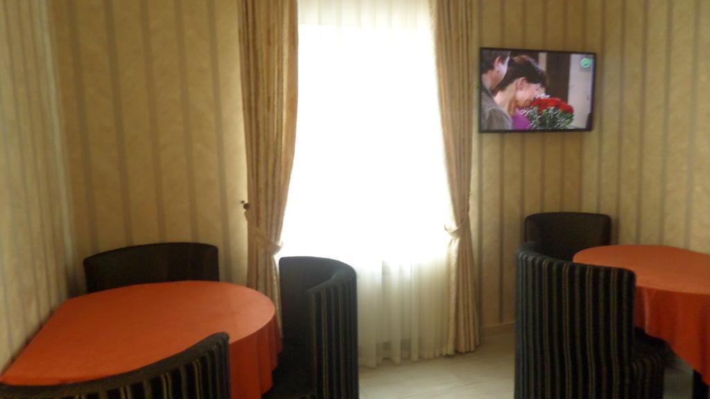 Royal Hotel Kharkiv Eksteriør billede