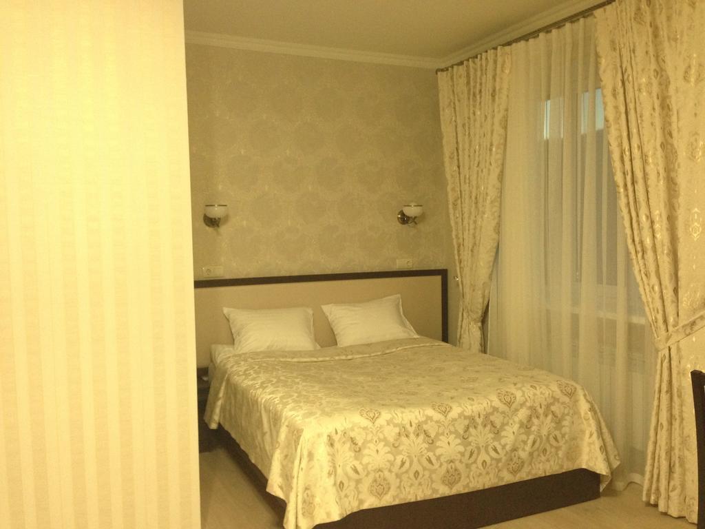 Royal Hotel Kharkiv Eksteriør billede