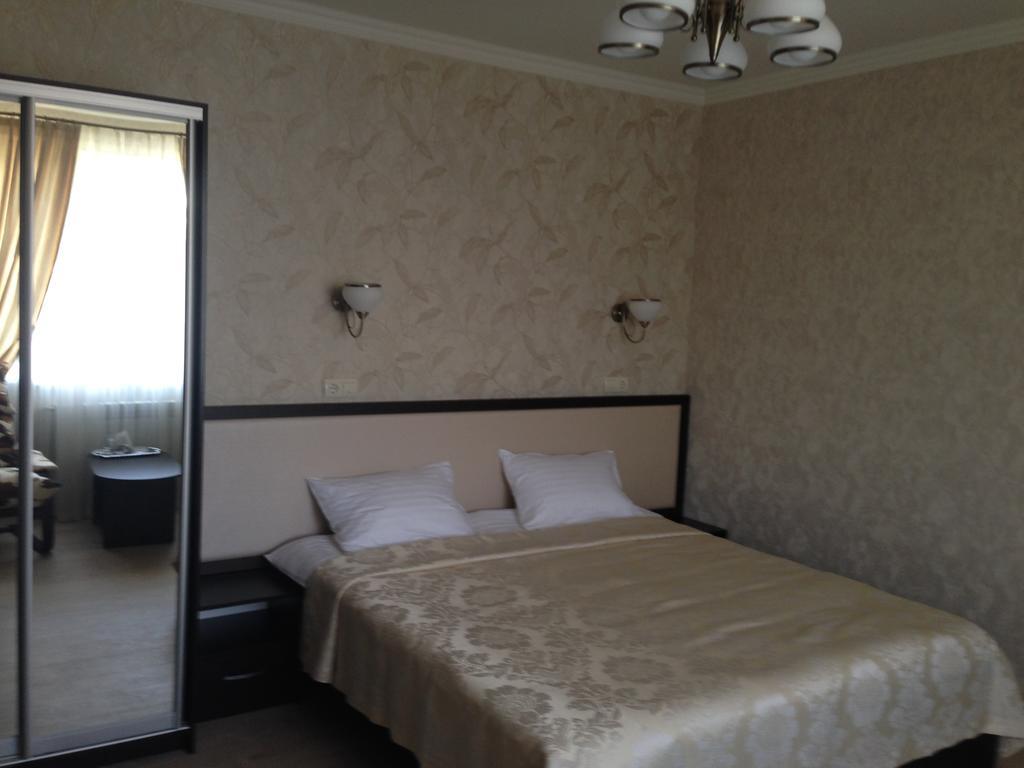 Royal Hotel Kharkiv Eksteriør billede